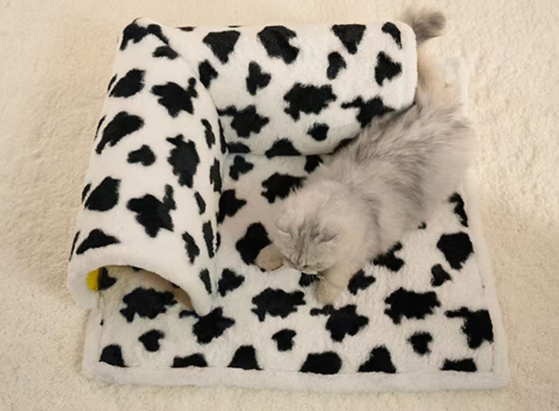 Cozy Hide! Milk Plaid Cat Tunnel Bed